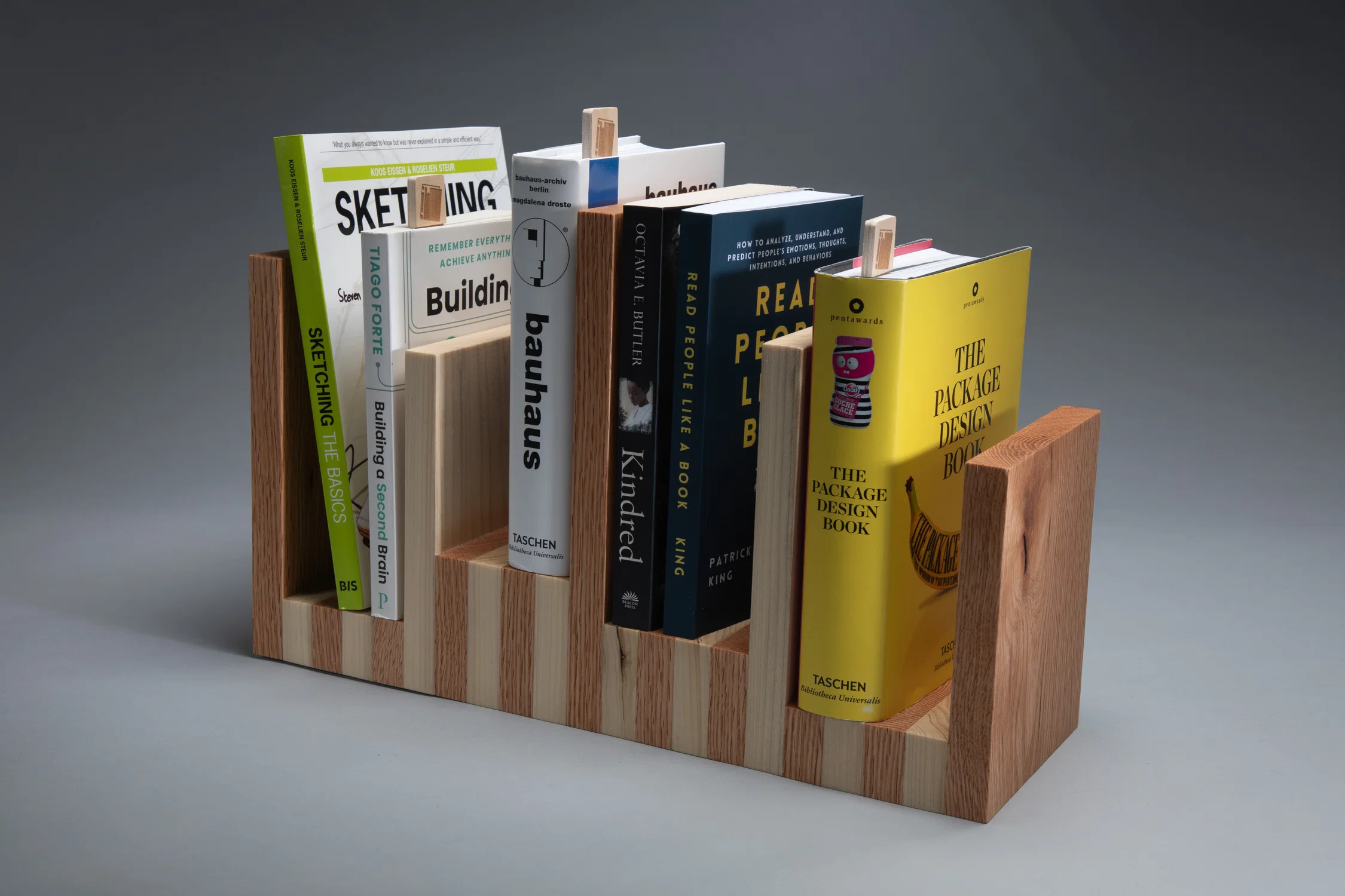 Alinea, bookrack