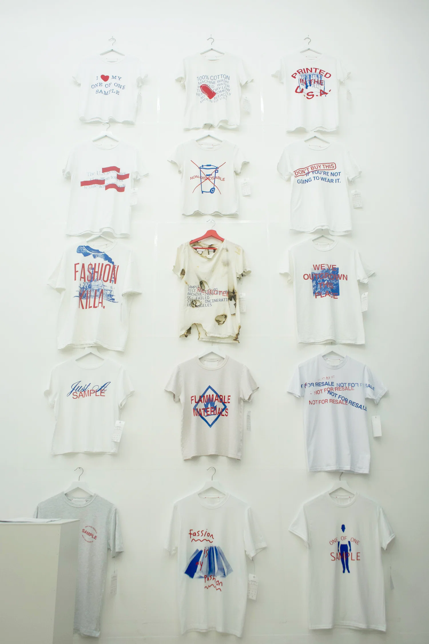 SAMPLE THESIS EXHIBITION 001/015