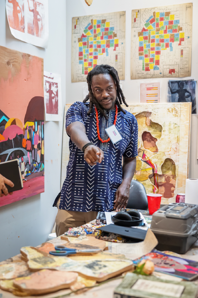 MFA students teaching other students